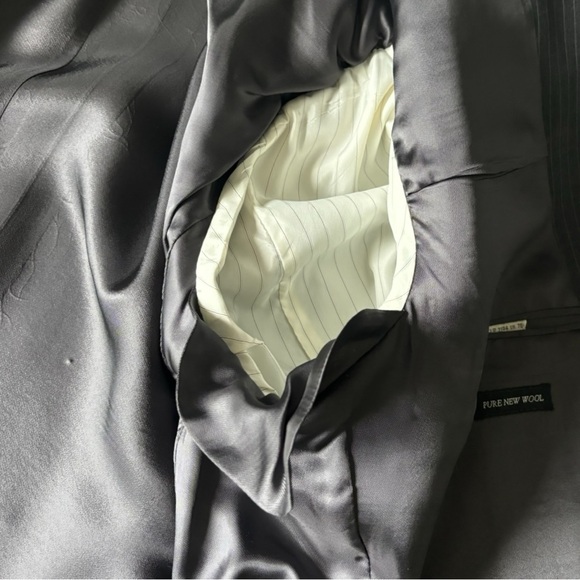 CHESTER BARRIE SAVILE ROW Barney’s New York grey pinstriped wool blazer | 48 L - Picture 9 of 13
